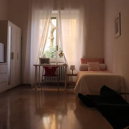 Oda ve Kahvaltı Dad's Atelier Roma